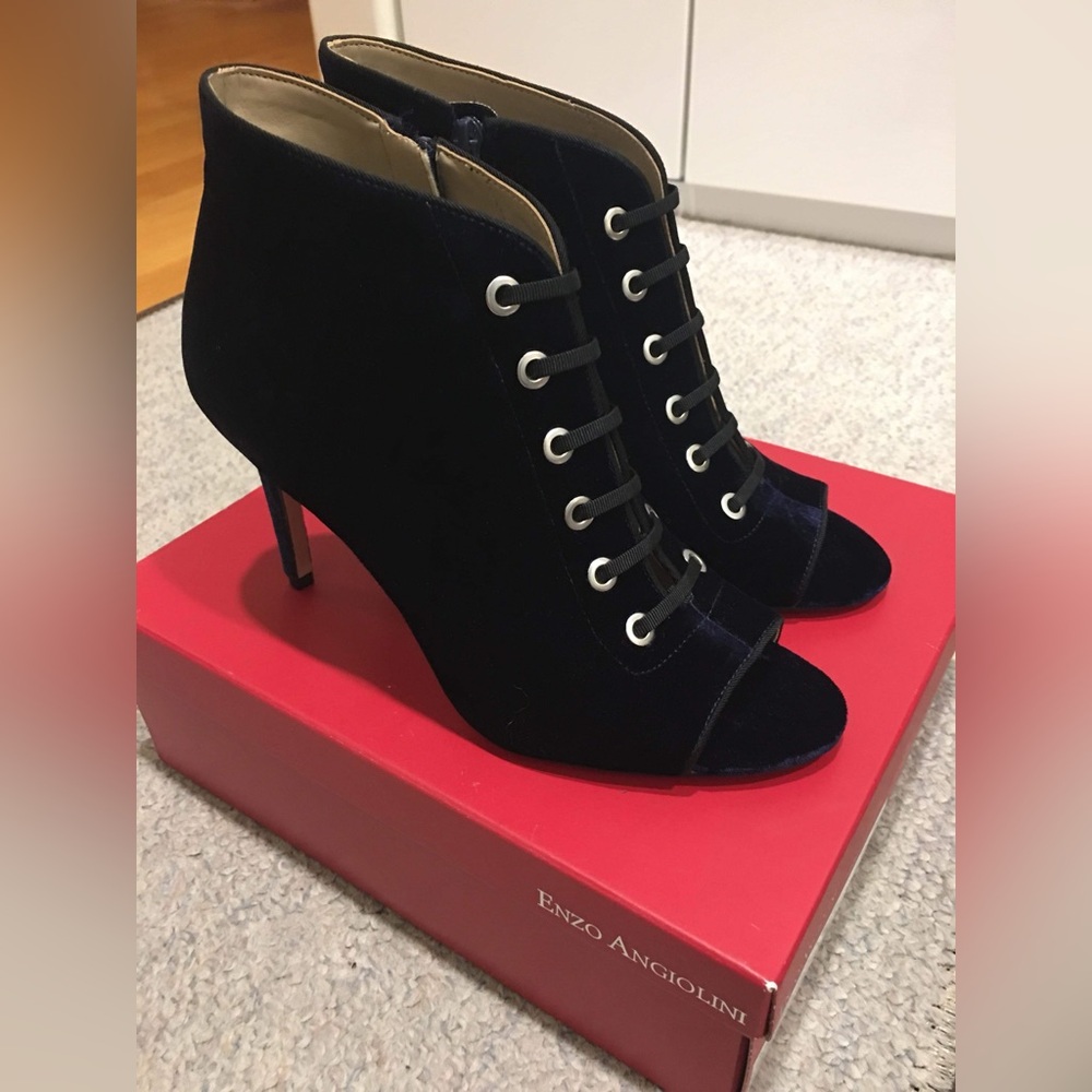 Brand New Enzo Angiolini Navy velvet open toe heels size 9 (fits like sz 8)
